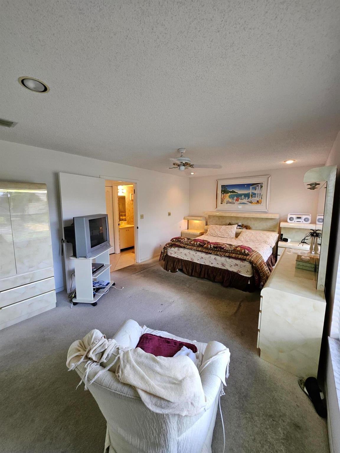 5407 Viburnum Circle