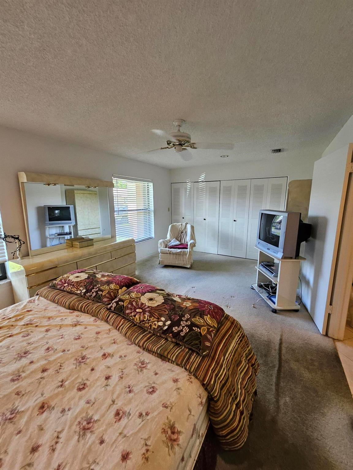 5407 Viburnum Circle