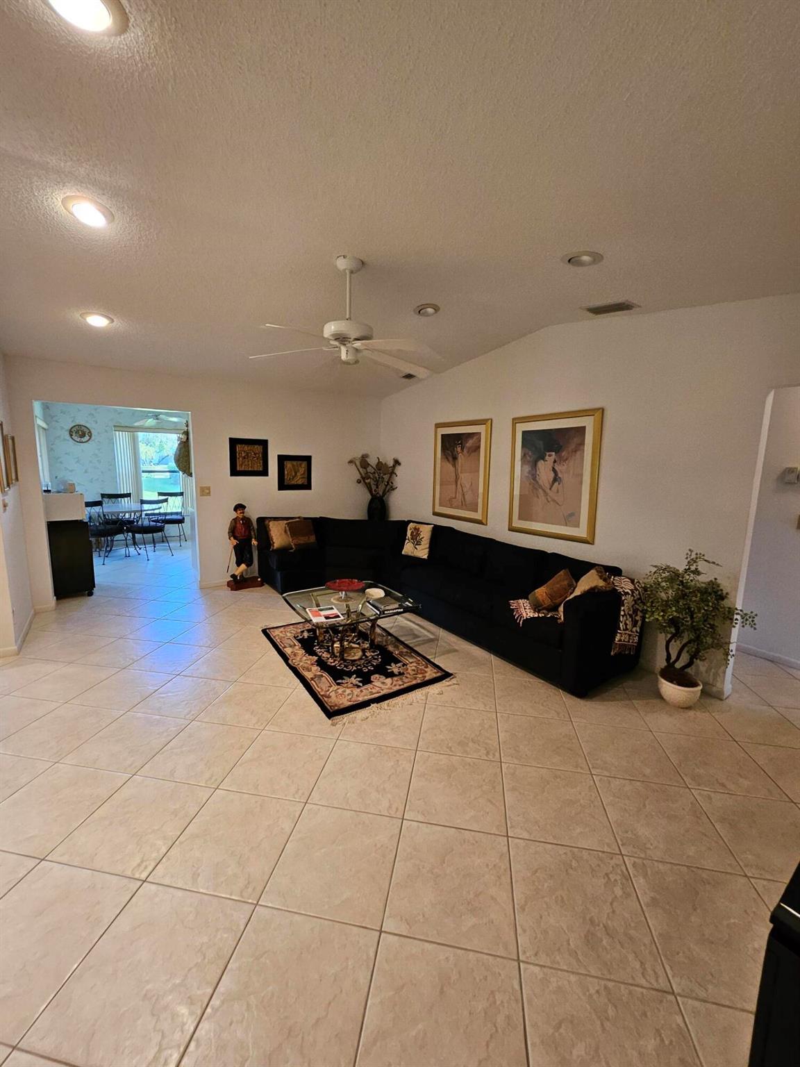 5407 Viburnum Circle