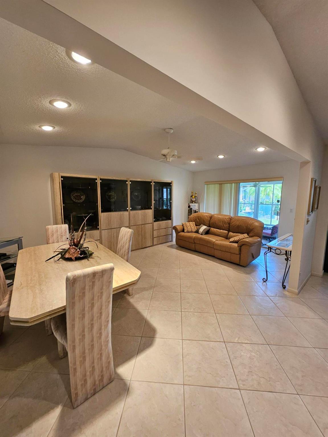 5407 Viburnum Circle