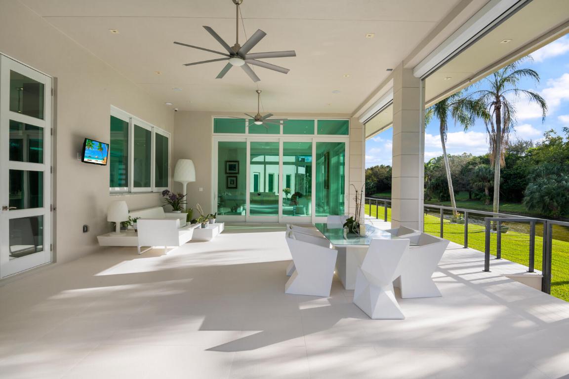 17106 Avenue Le Rivage