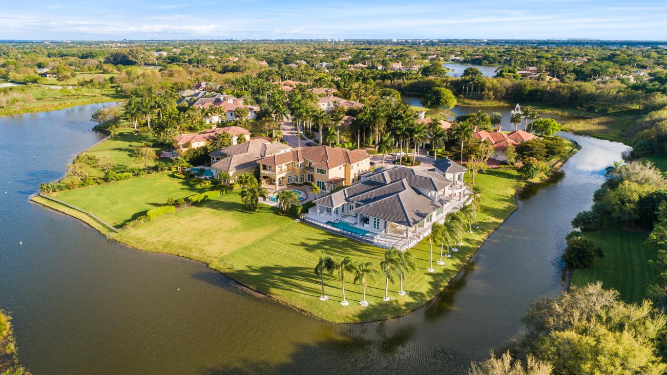 17106 Avenue Le Rivage