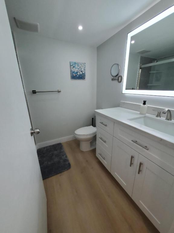 15 Royal Palm Way 5030, Boca Raton Unit: 5030