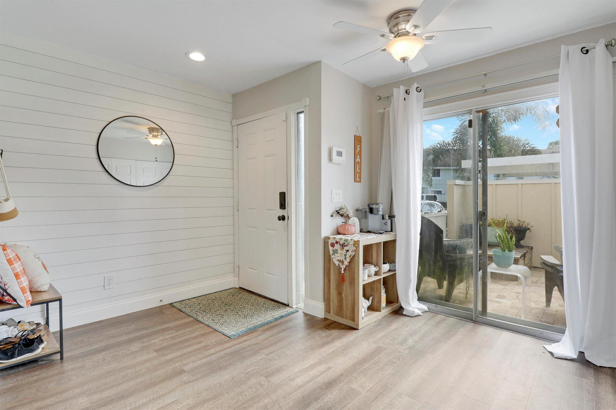 6151 Riverwalk Lane Unit: 6