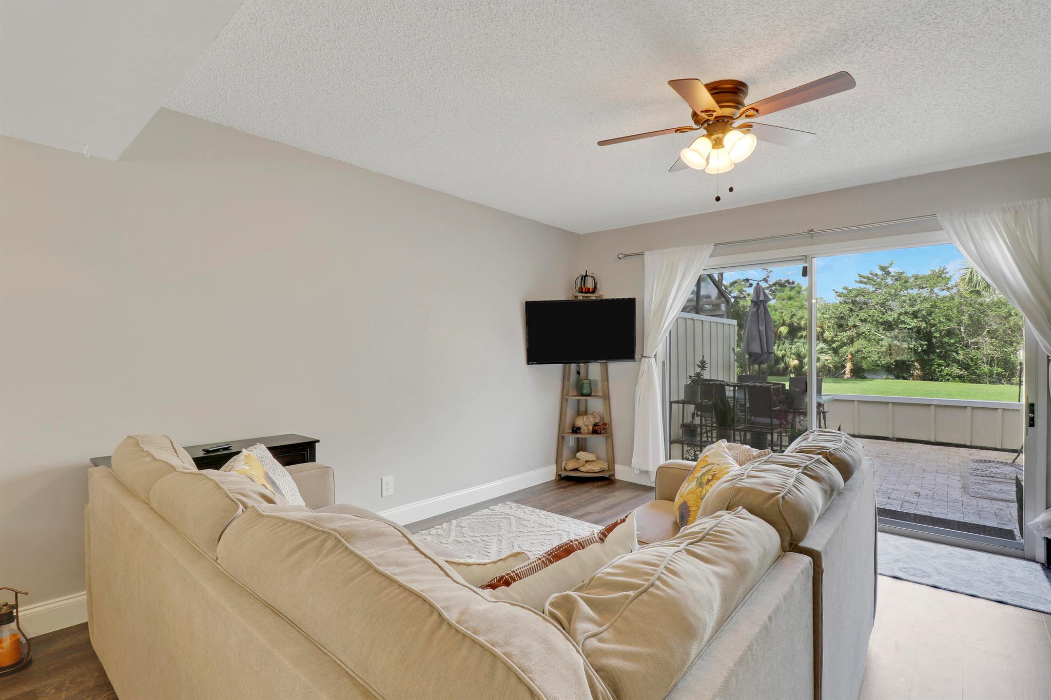 6151 Riverwalk Lane Unit: 6