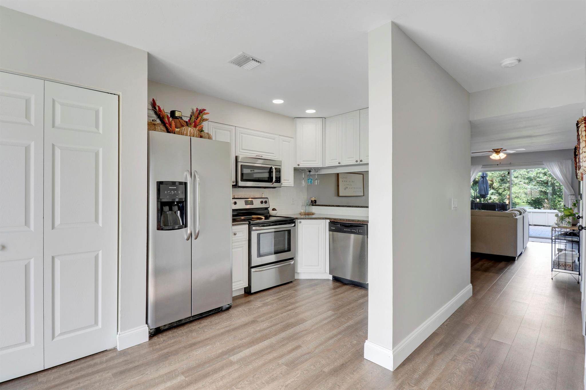 6151 Riverwalk Lane Unit: 6