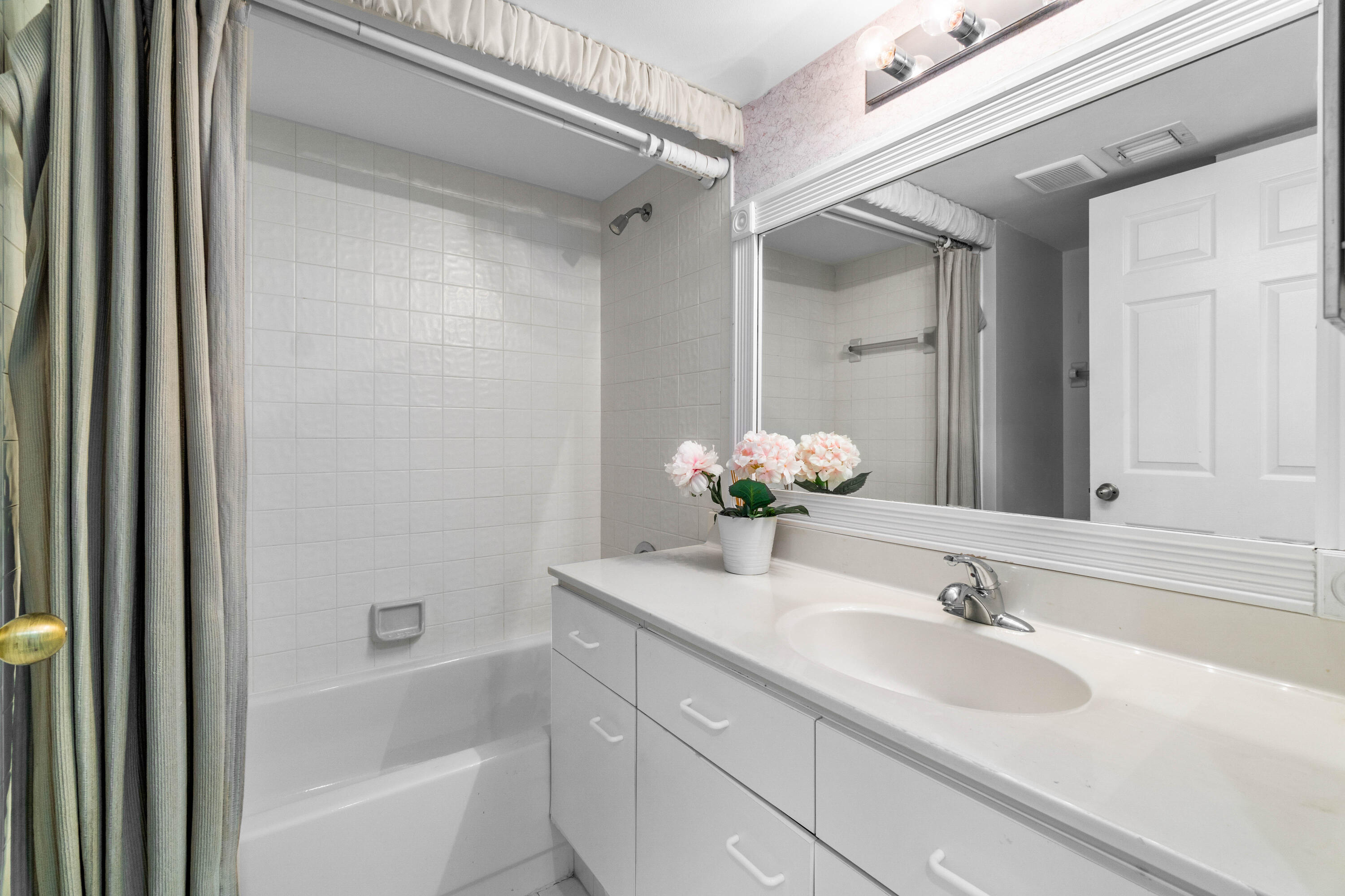 17286 Boca Club Boulevard 2108, Boca Raton Unit: 2108