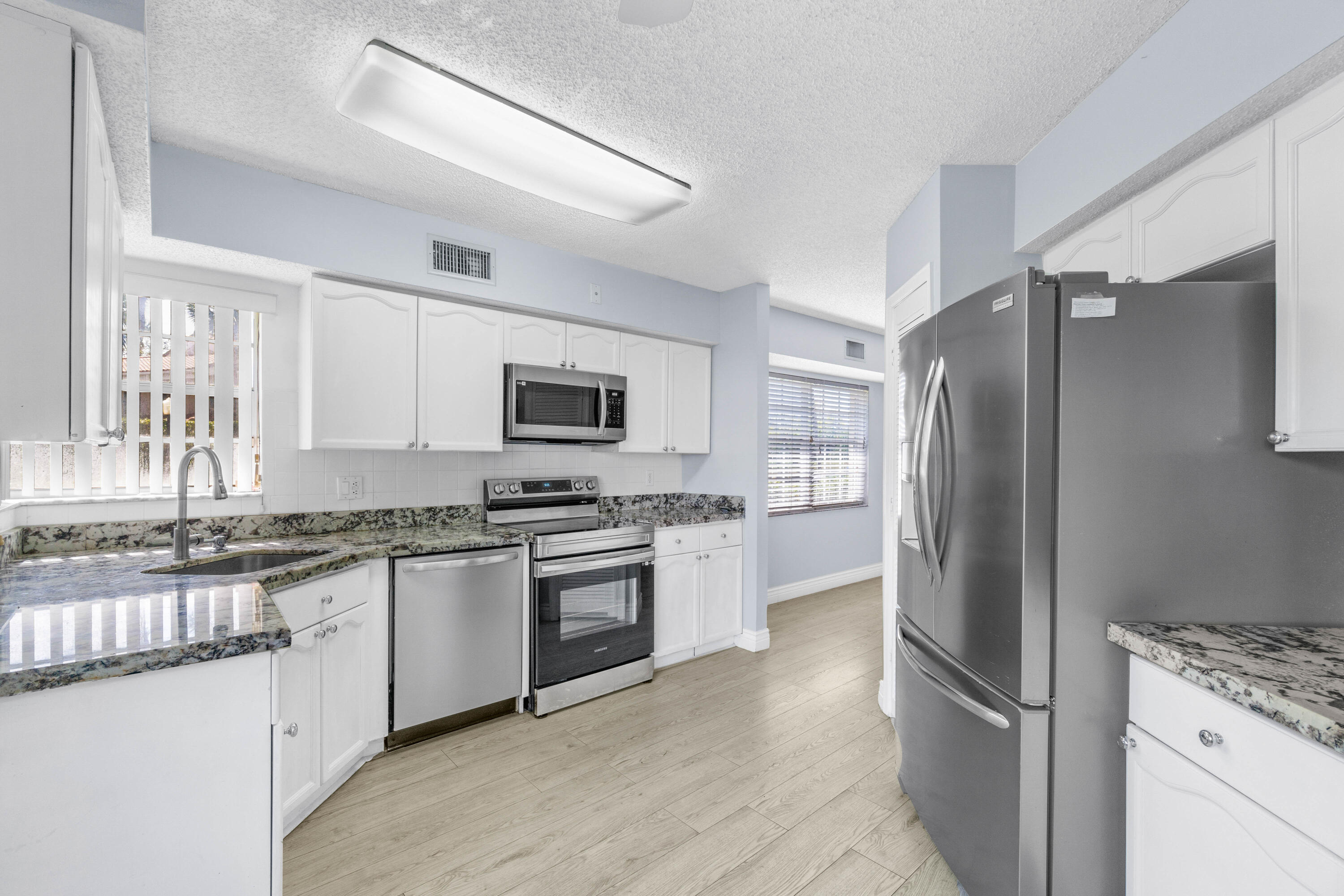 17286 Boca Club Boulevard 2108, Boca Raton Unit: 2108