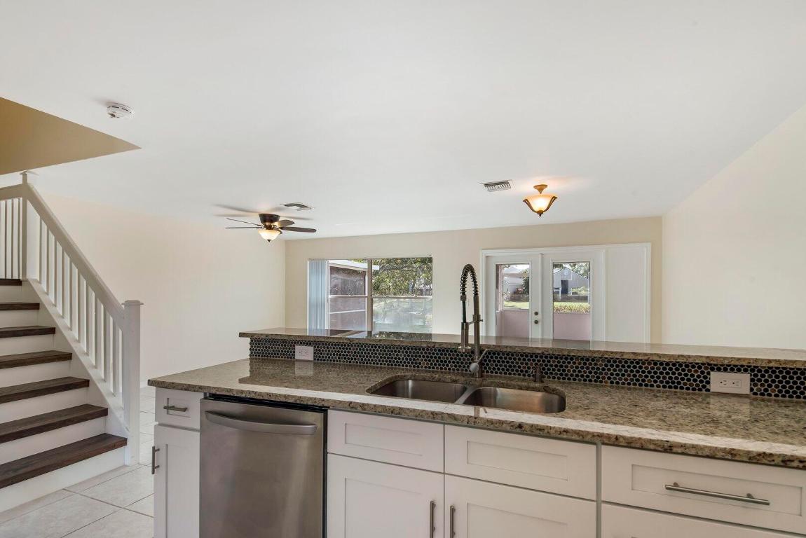 1132 W Lakes Drive, Deerfield Beach