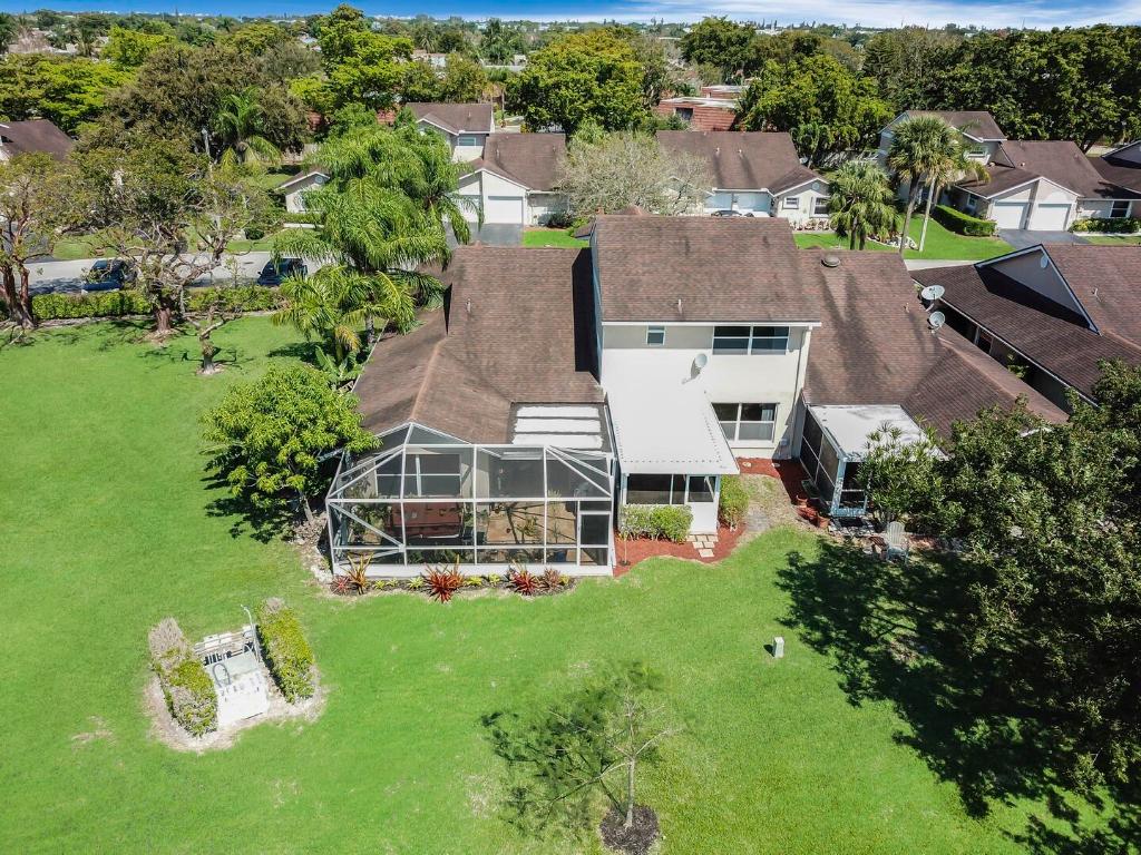 1132 W Lakes Drive, Deerfield Beach