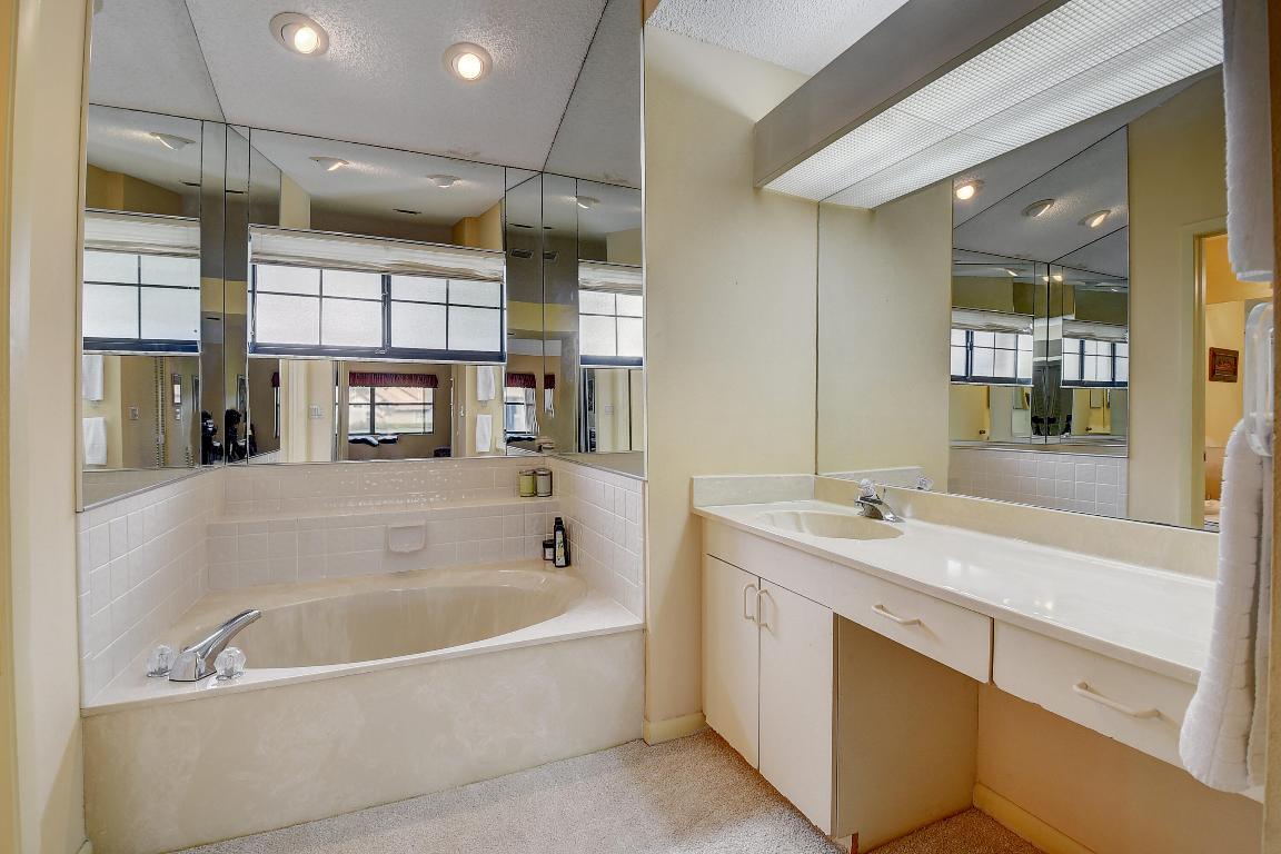 7199 Sweetbay Court, Boynton Beach