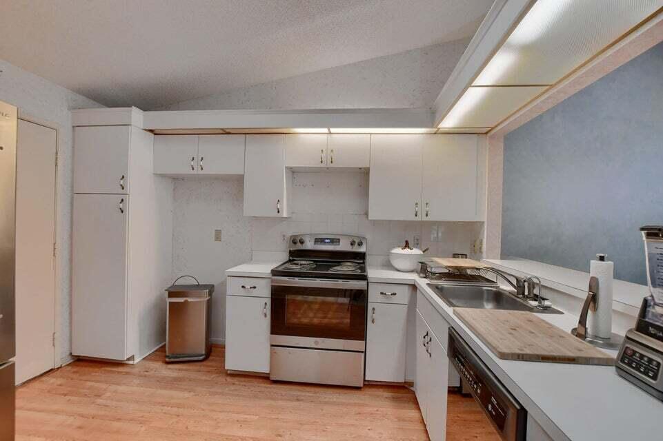 10026 Andrea Lane Unit: B