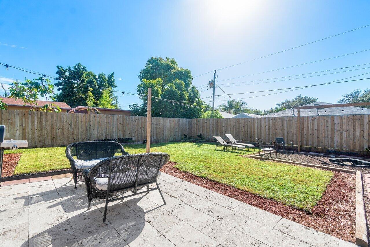 220 Reigle Avenue Unit: 220