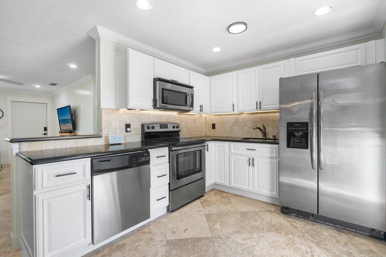 220 Reigle Avenue Unit: 220