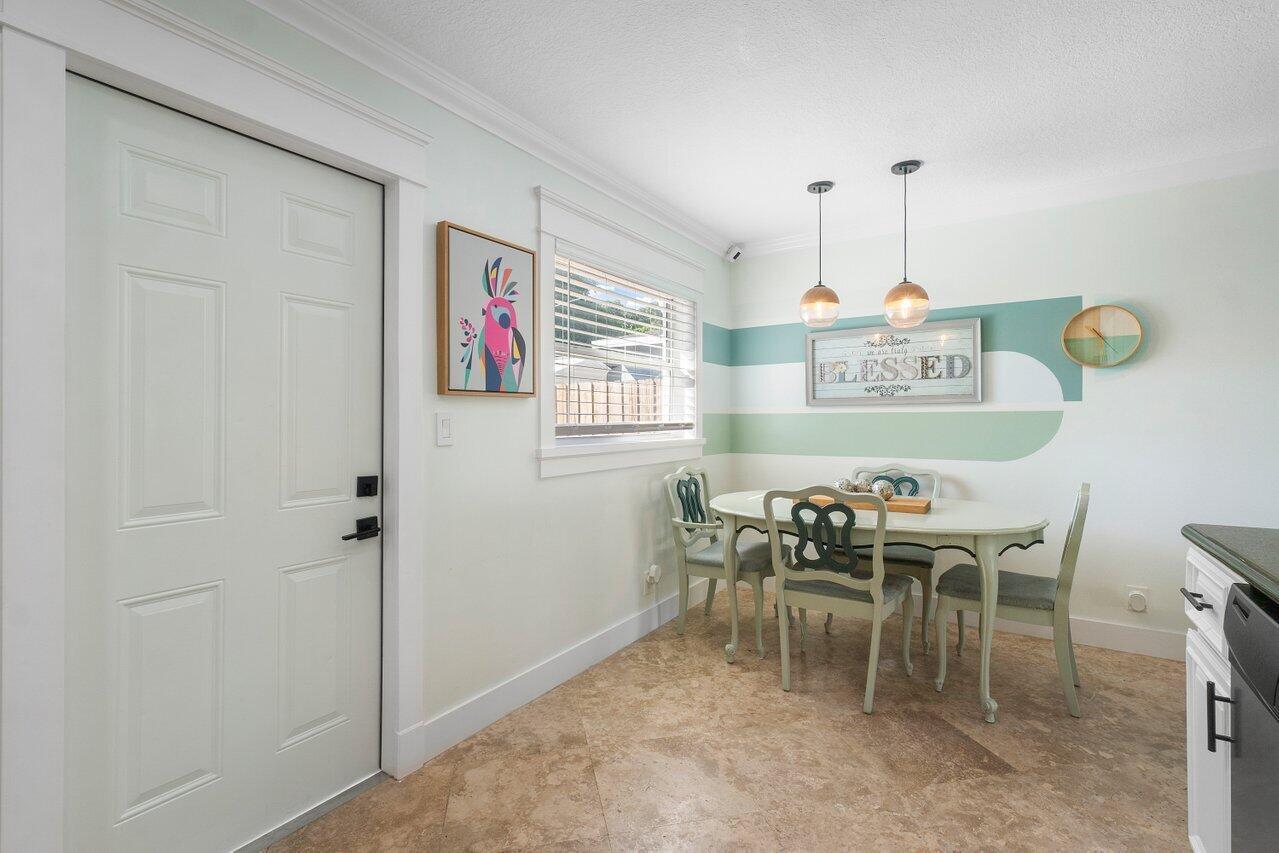 220 Reigle Avenue Unit: 220