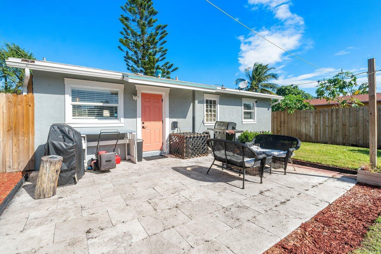 220 Reigle Avenue Unit: 220