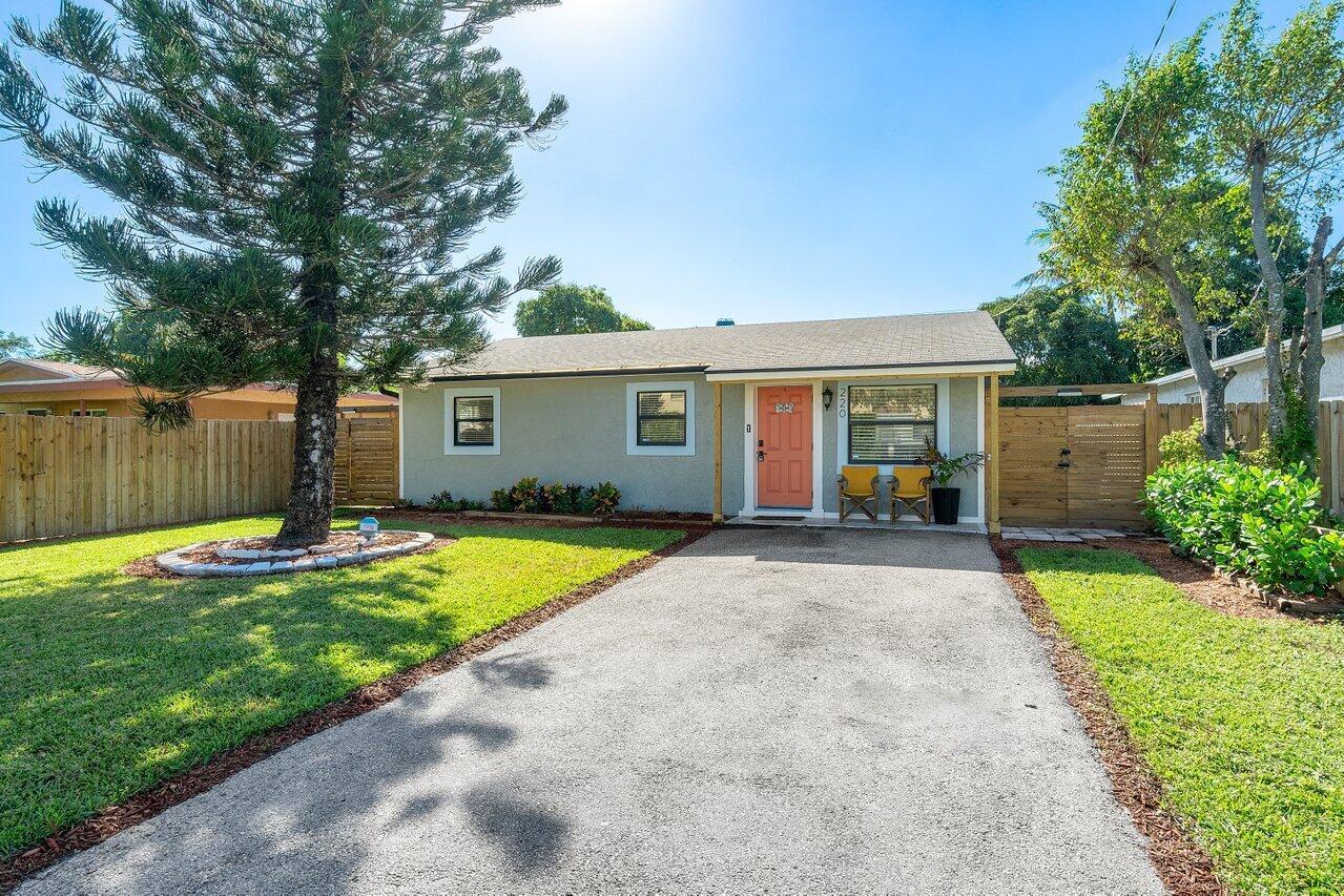 220 Reigle Avenue Unit: 220