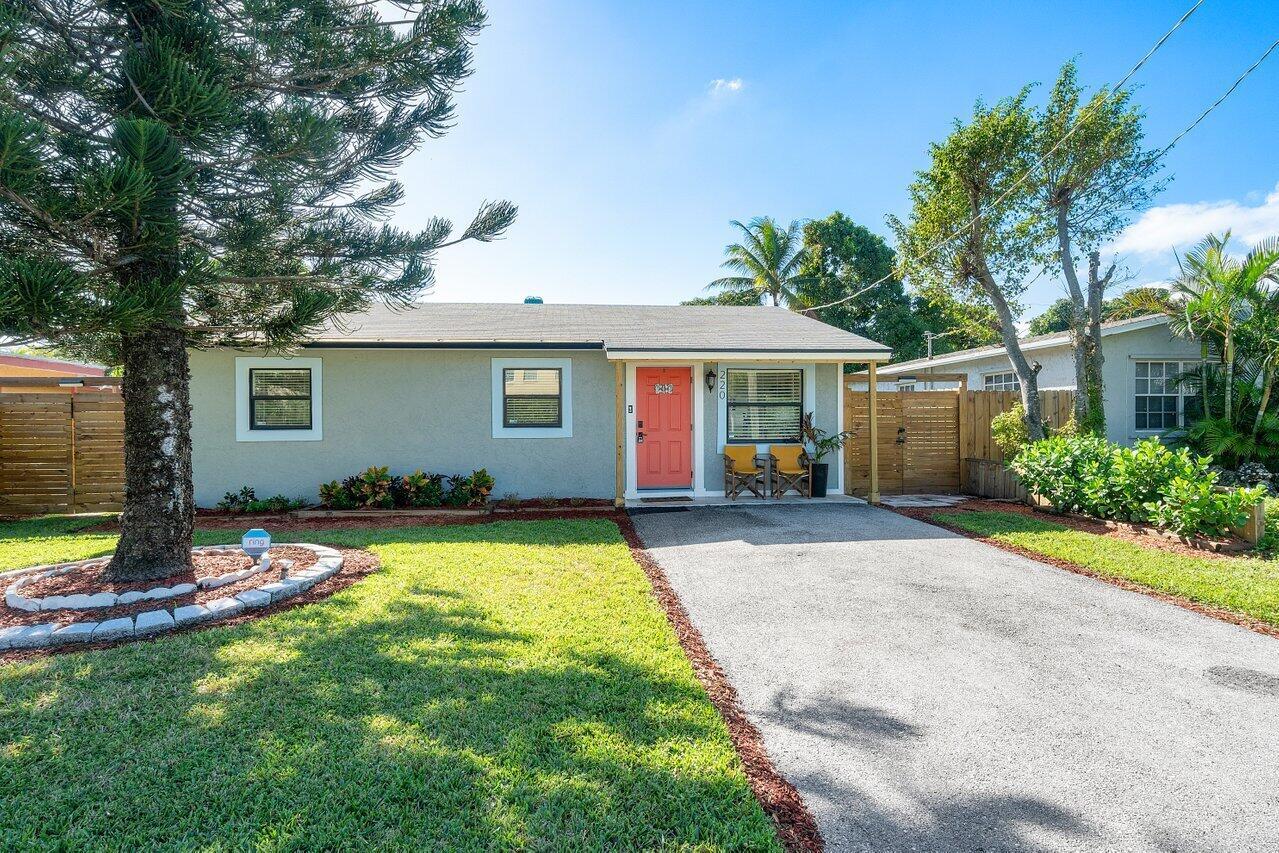 220 Reigle Avenue Unit: 220
