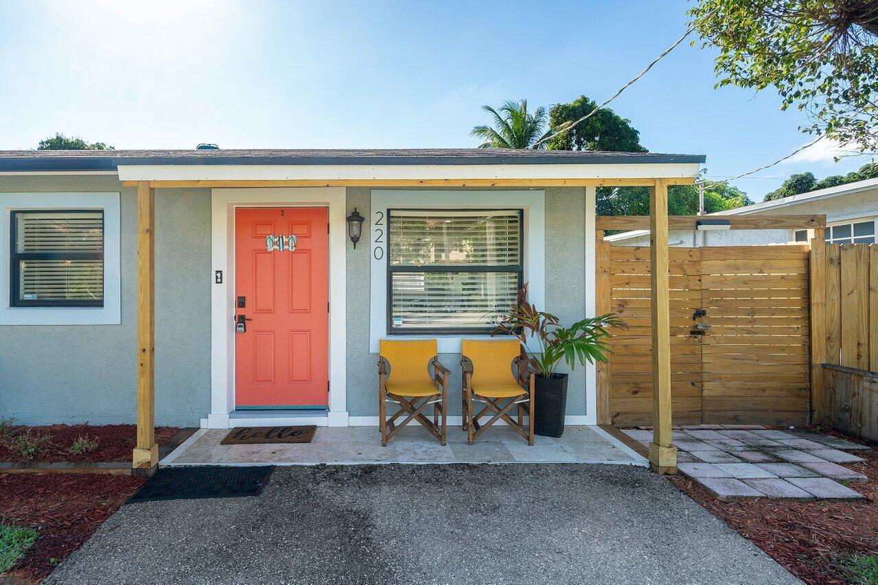 220 Reigle Avenue Unit: 220