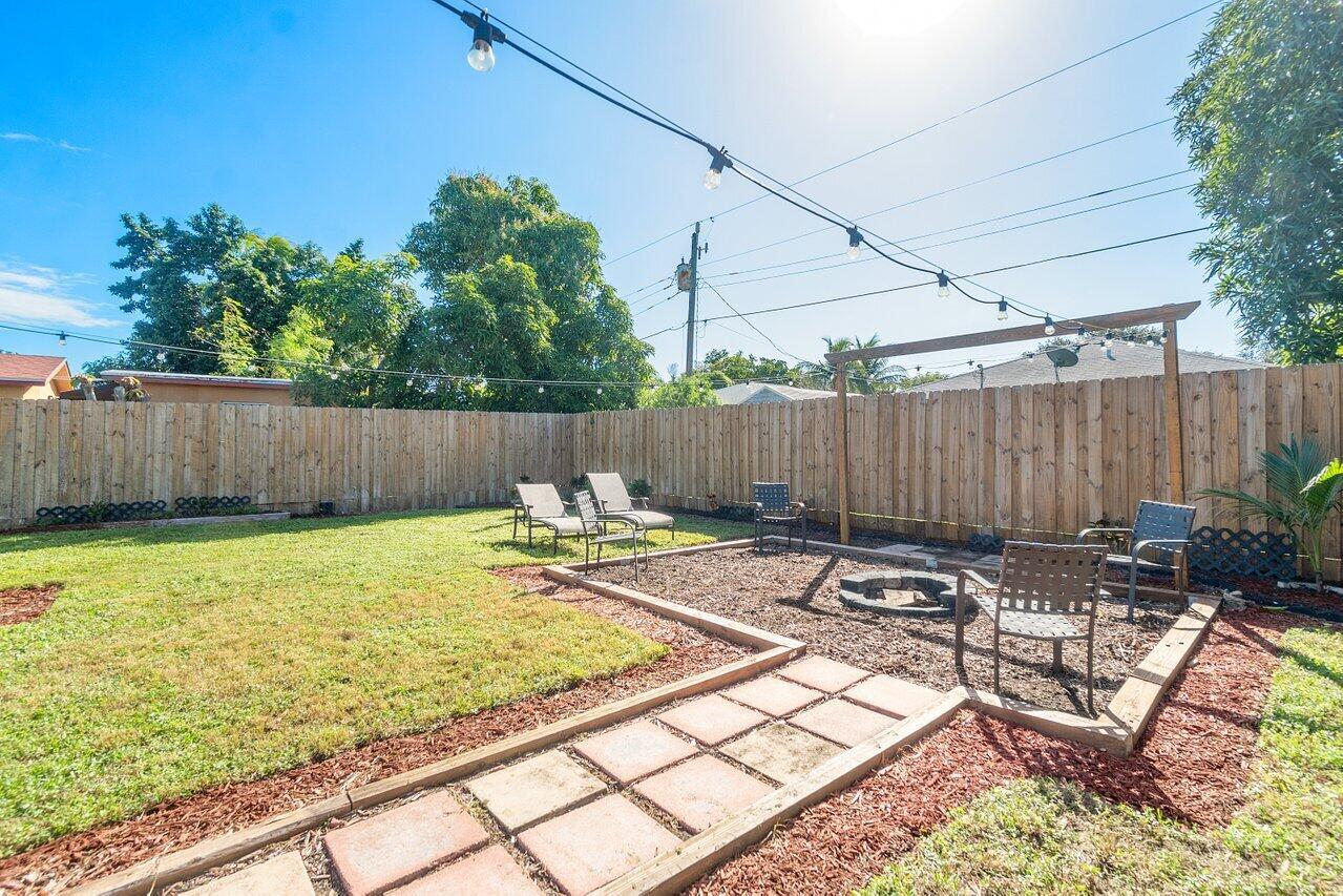 220 Reigle Avenue Unit: 220
