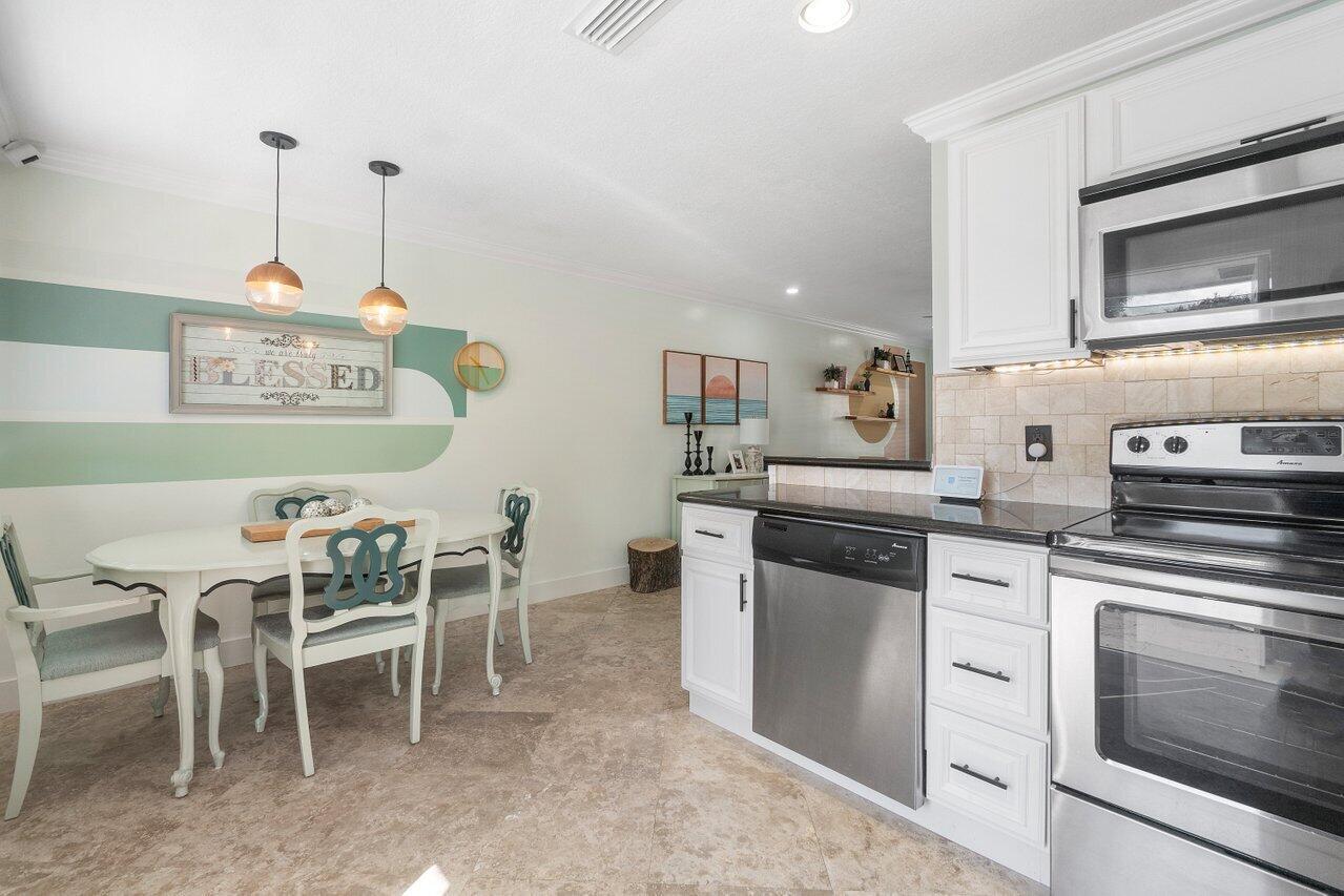 220 Reigle Avenue Unit: 220