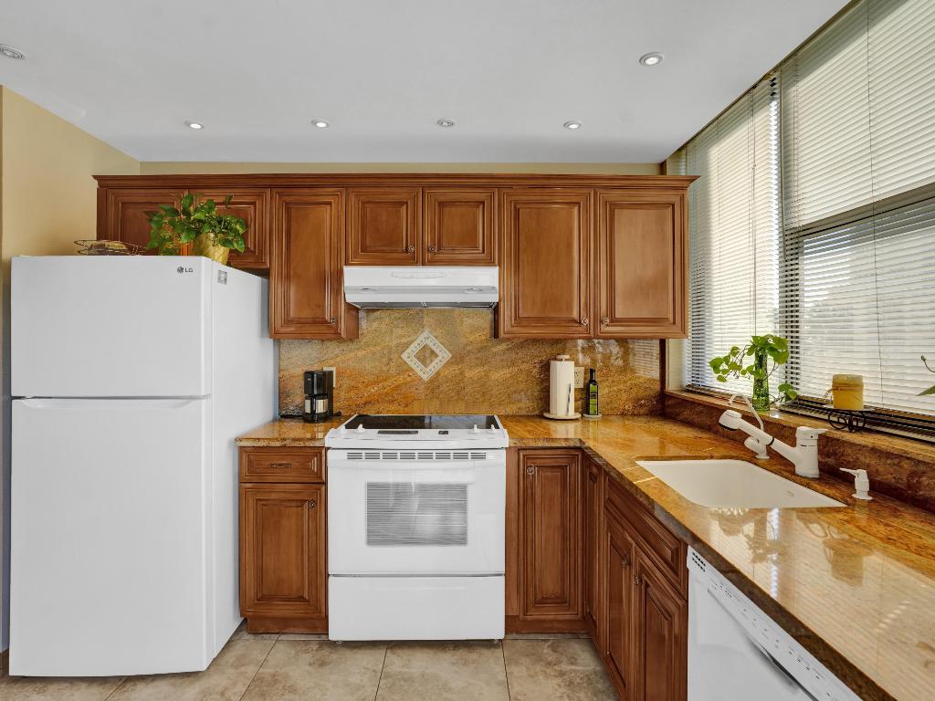 1361 S Ocean Boulevard 310, Pompano Beach Unit: 310