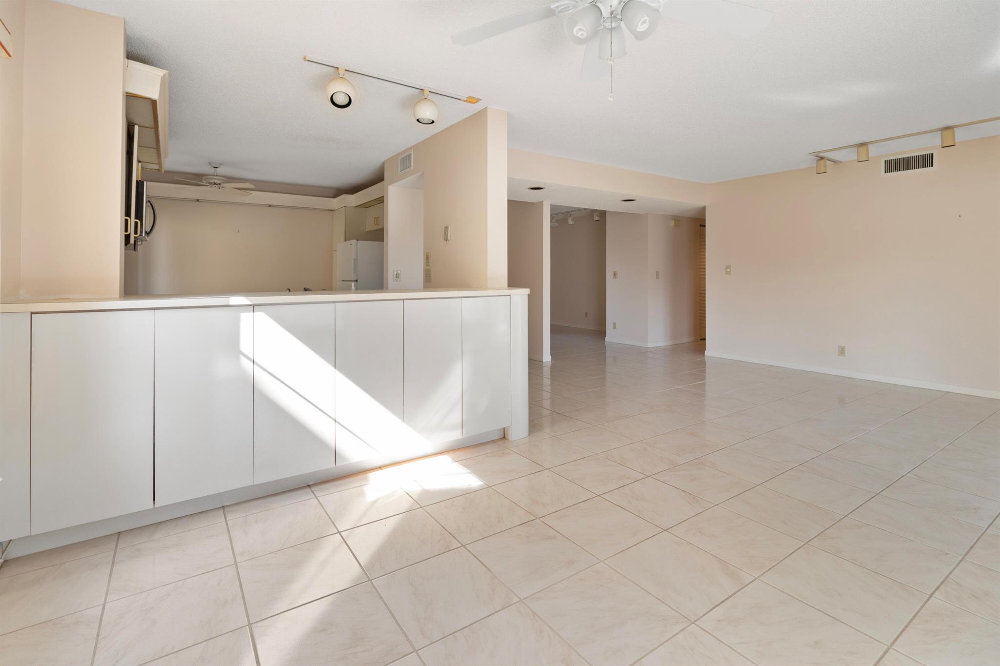 10359 S Circle Lake Drive Unit: 102