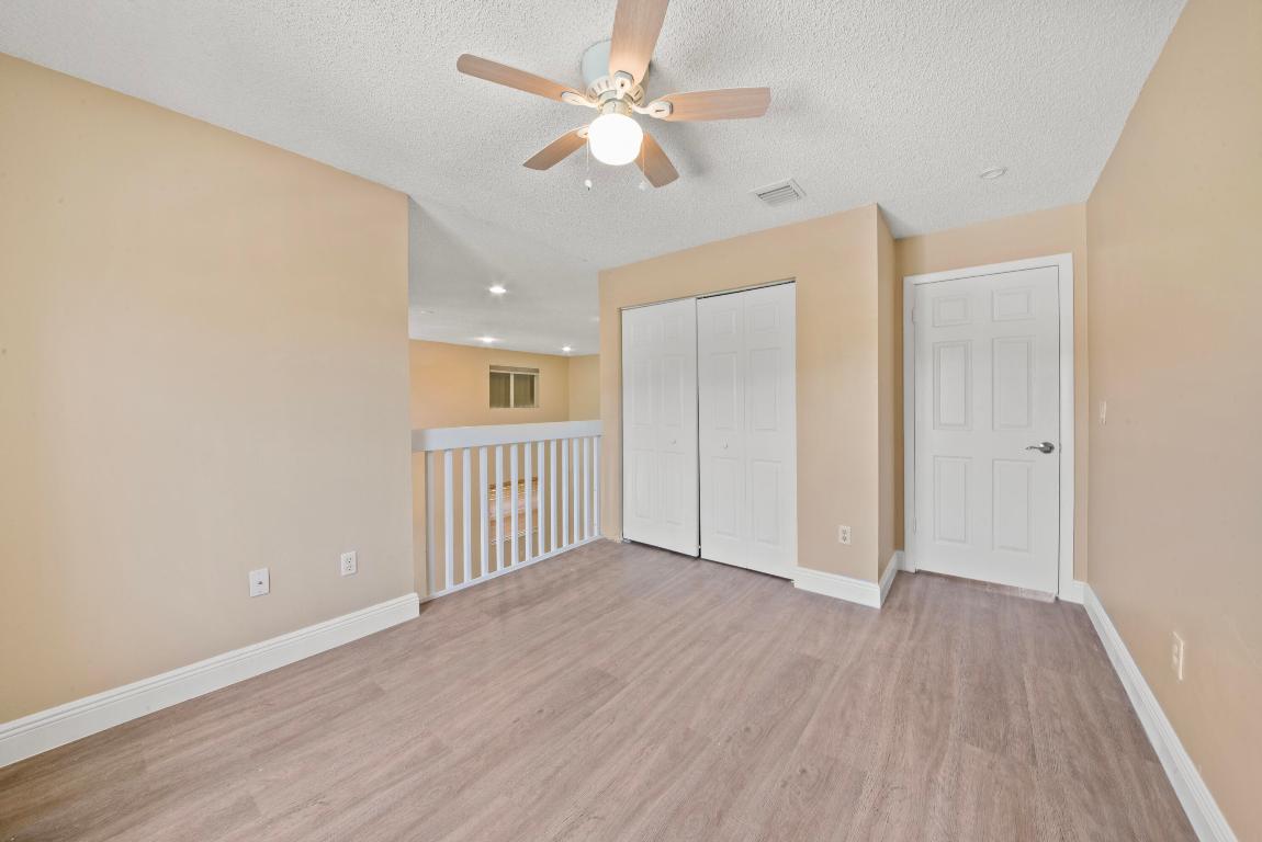 16060 La Costa Drive, Weston