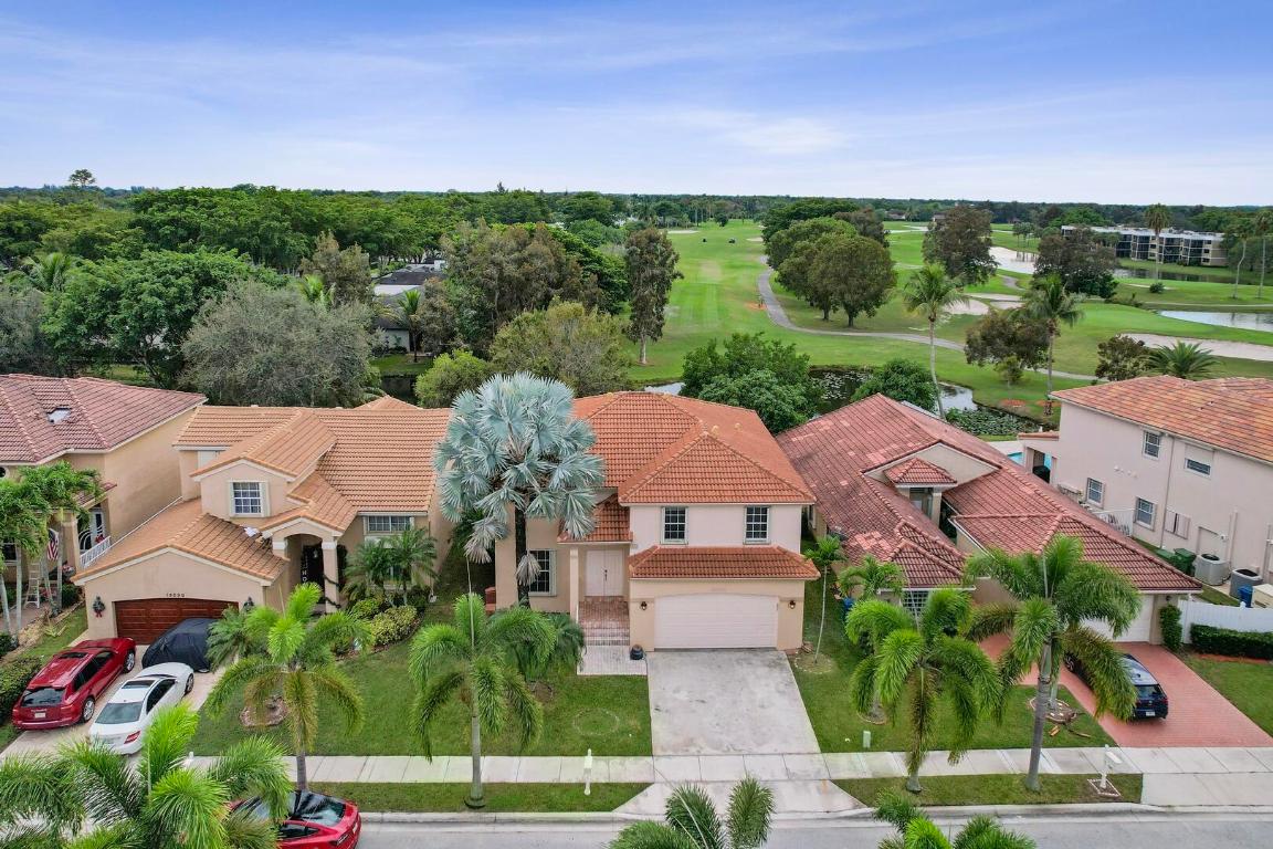 16060 La Costa Drive, Weston