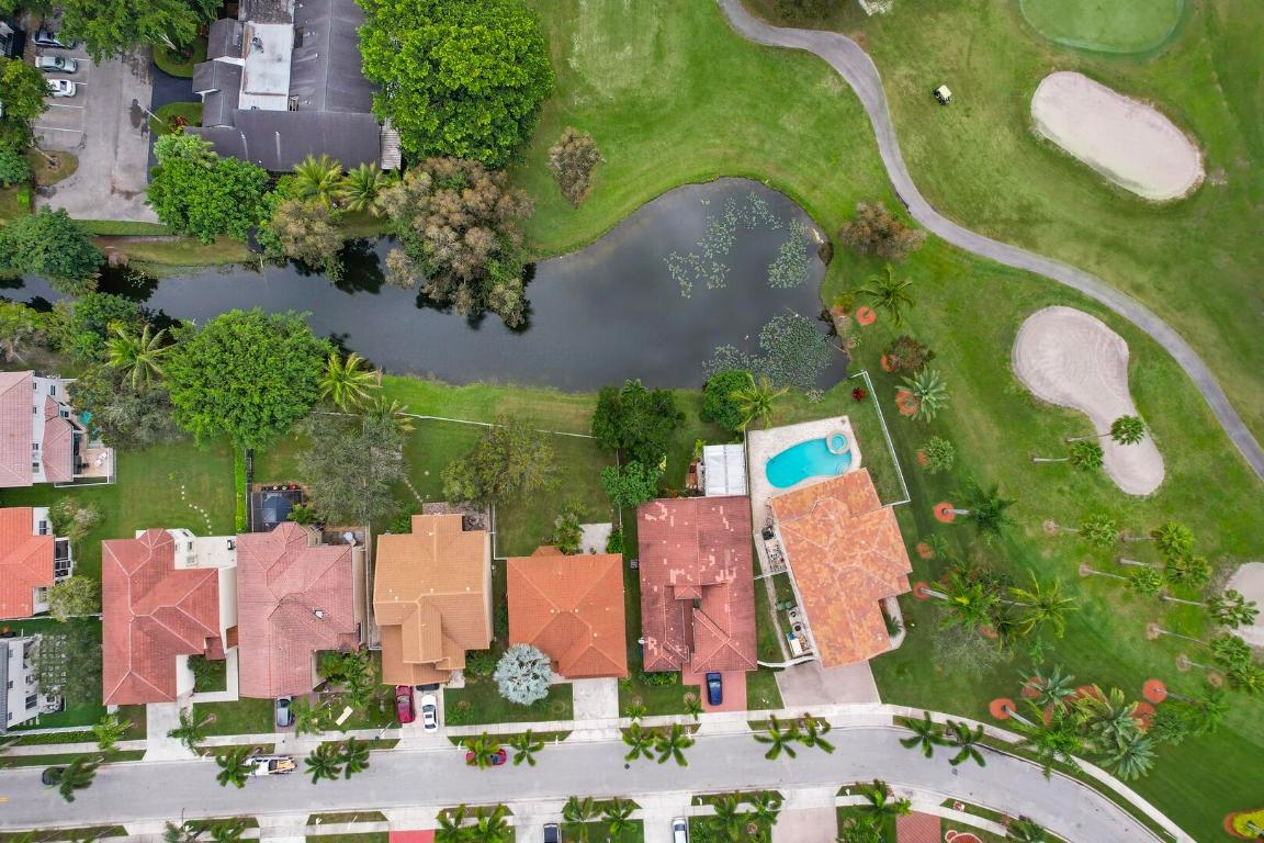 16060 La Costa Drive, Weston