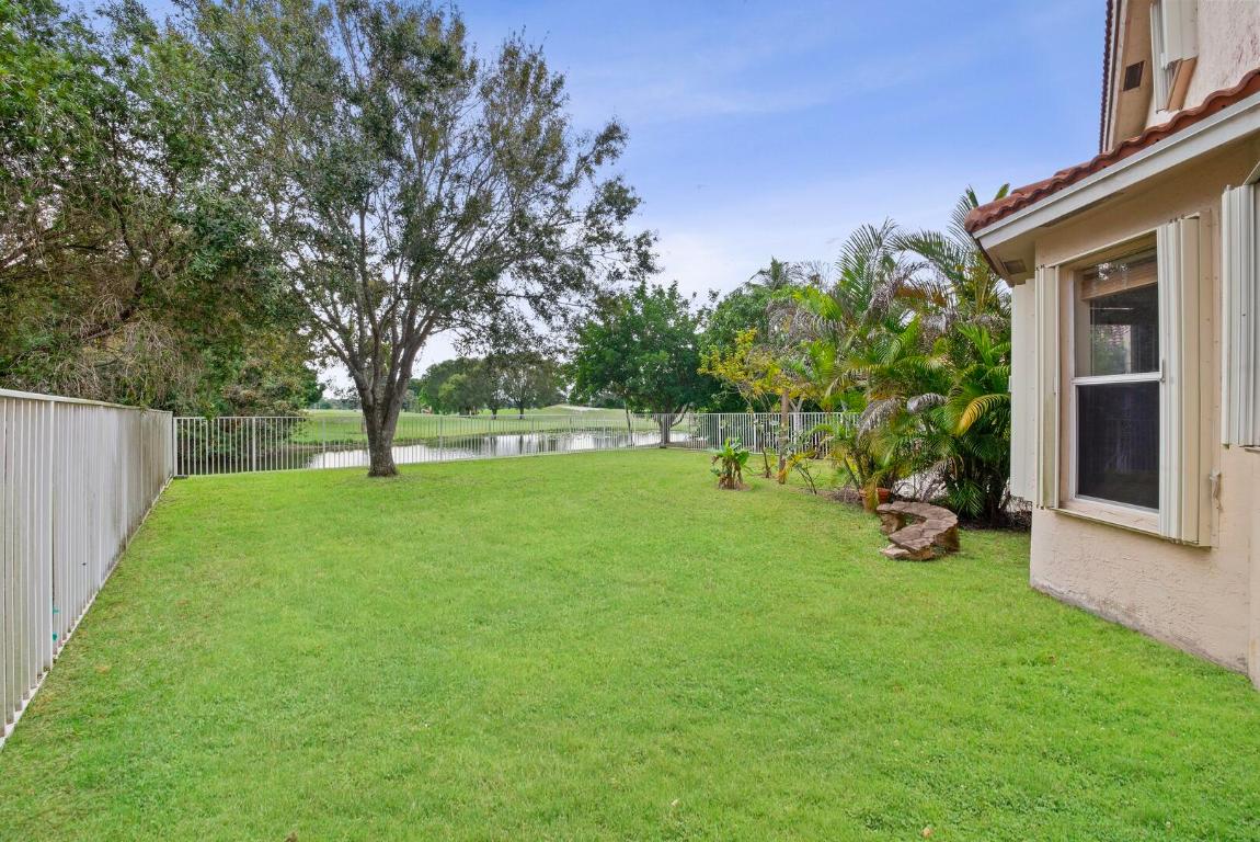 16060 La Costa Drive, Weston