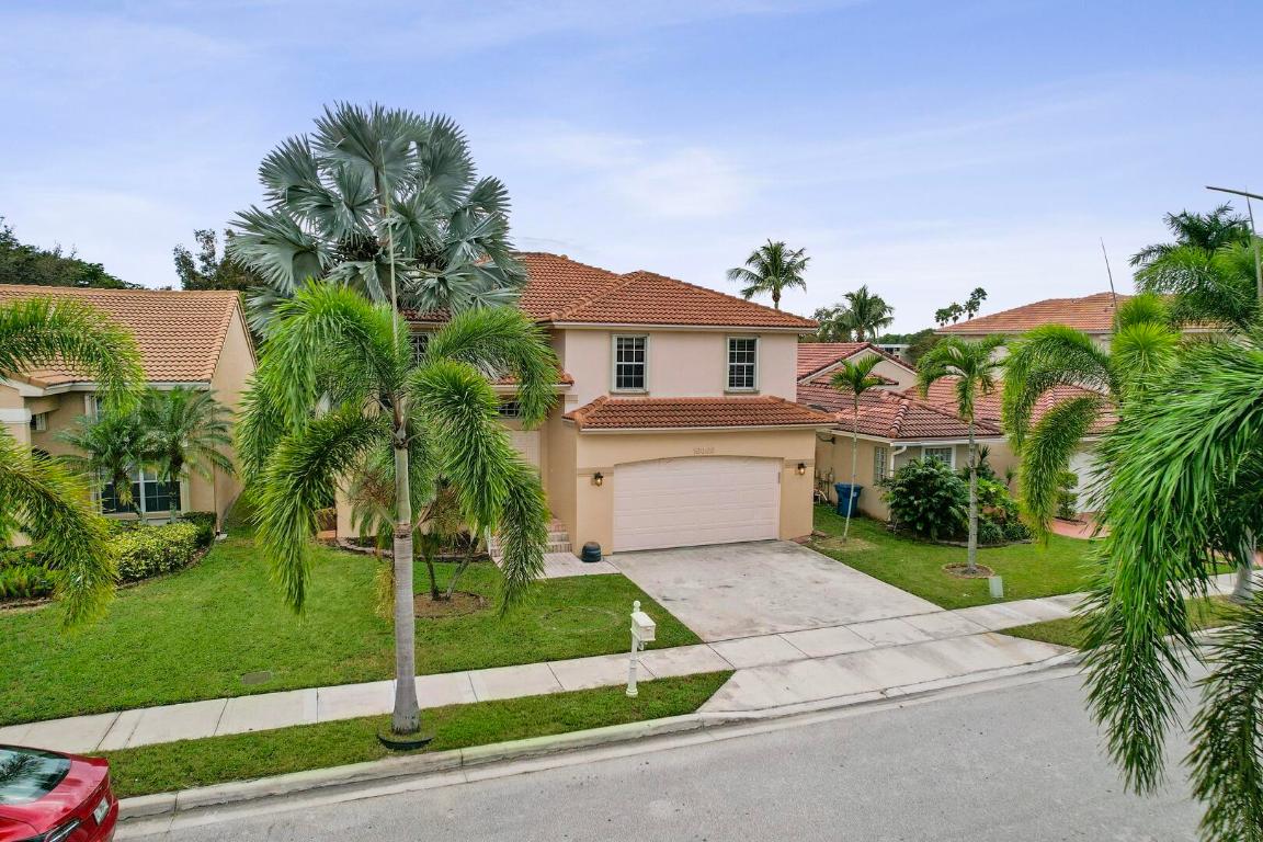 16060 La Costa Drive, Weston