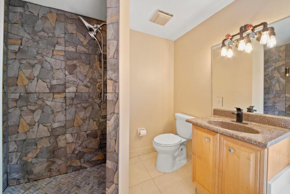 16060 La Costa Drive, Weston