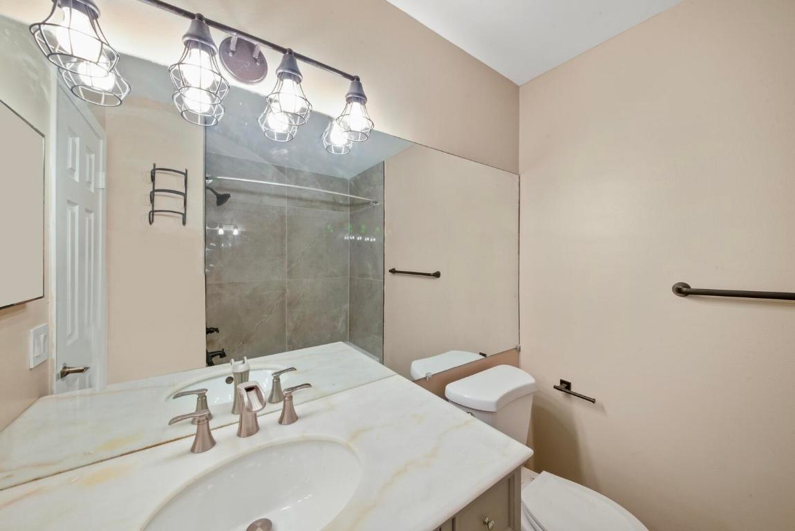 16060 La Costa Drive, Weston