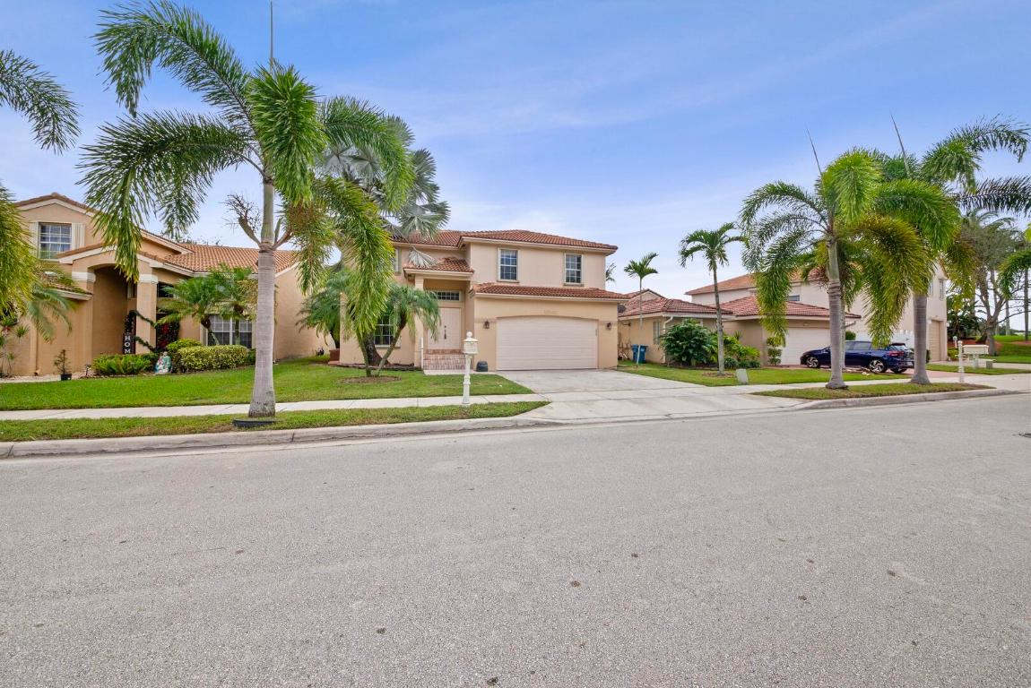 16060 La Costa Drive, Weston