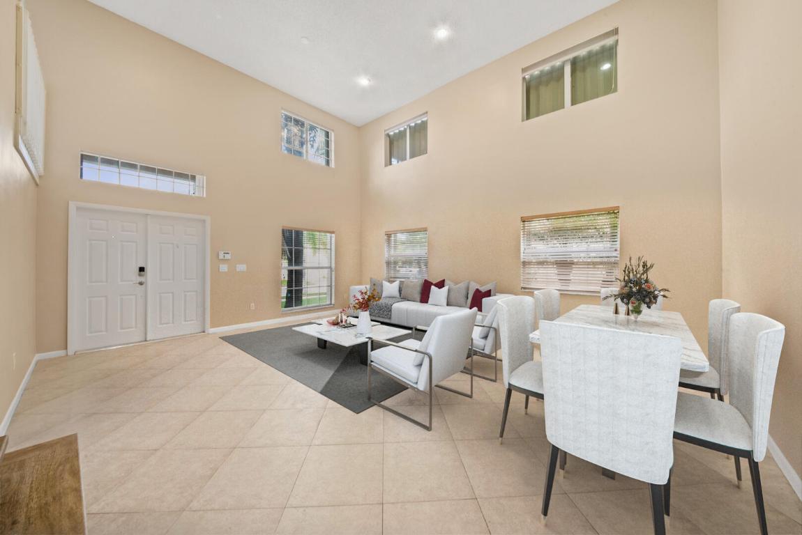 16060 La Costa Drive, Weston