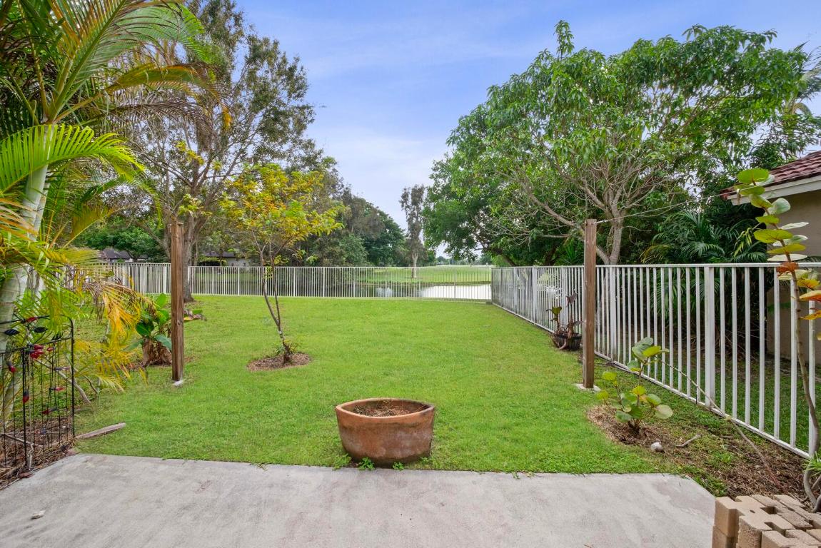 16060 La Costa Drive, Weston