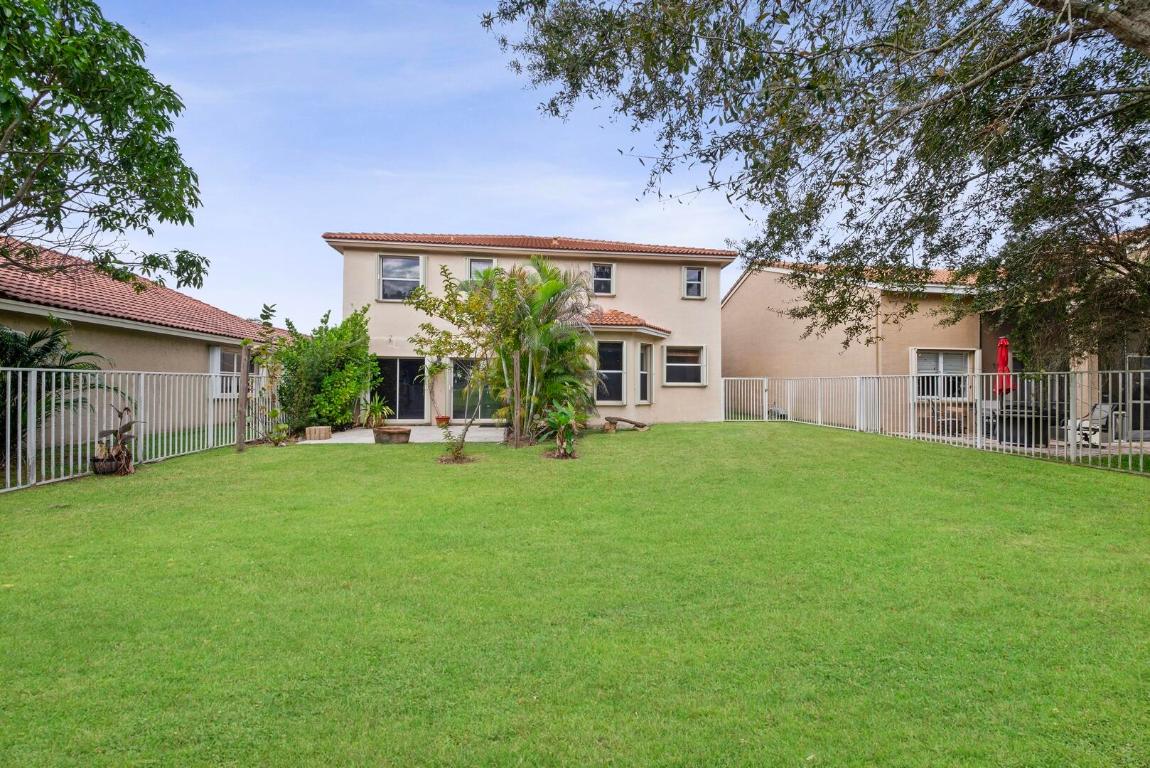 16060 La Costa Drive, Weston