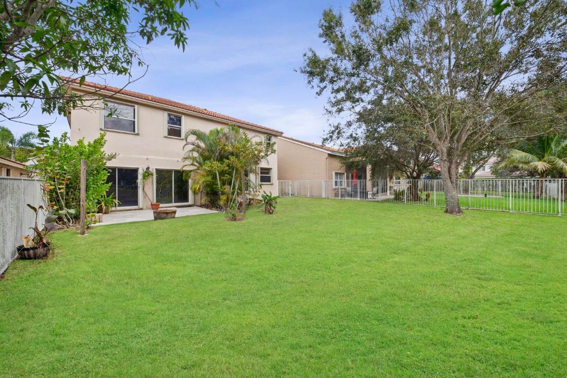 16060 La Costa Drive, Weston