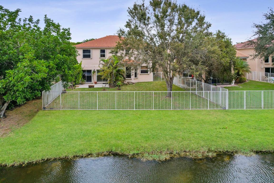 16060 La Costa Drive, Weston