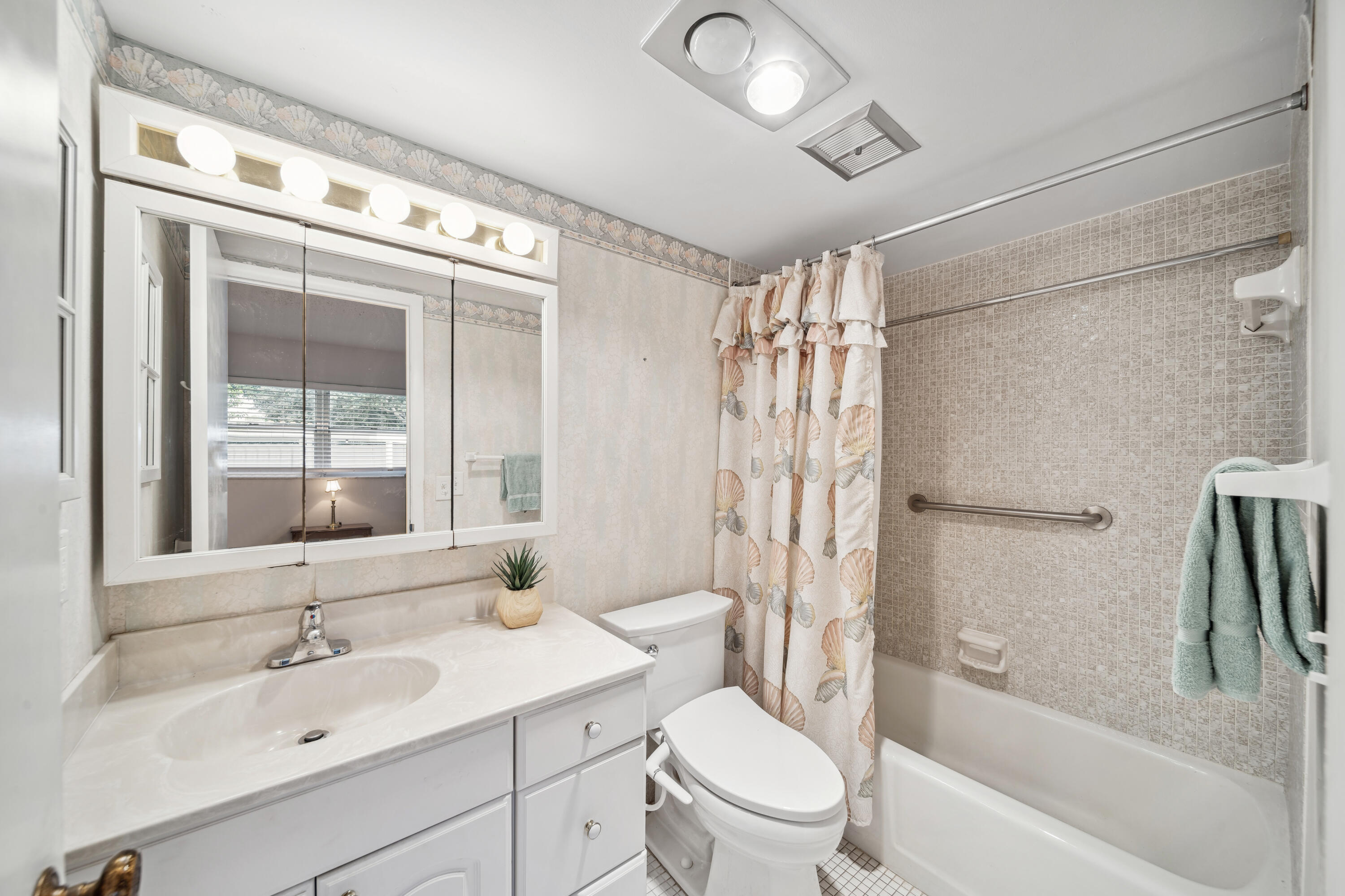 555 NW 4th Avenue Unit: 1240