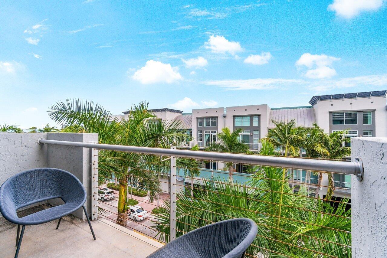 180 NE 4th Avenue Unit: 403