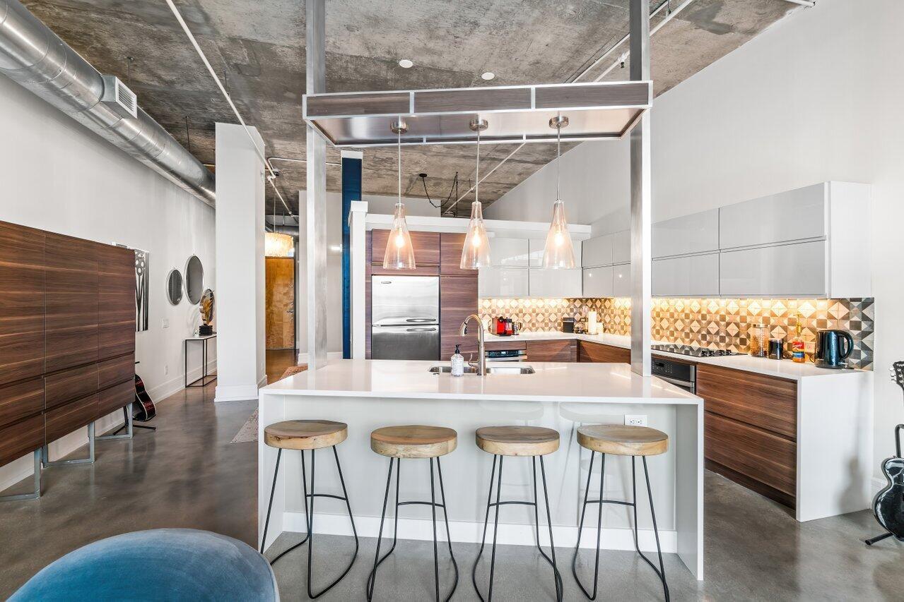 180 NE 4th Avenue Unit: 403