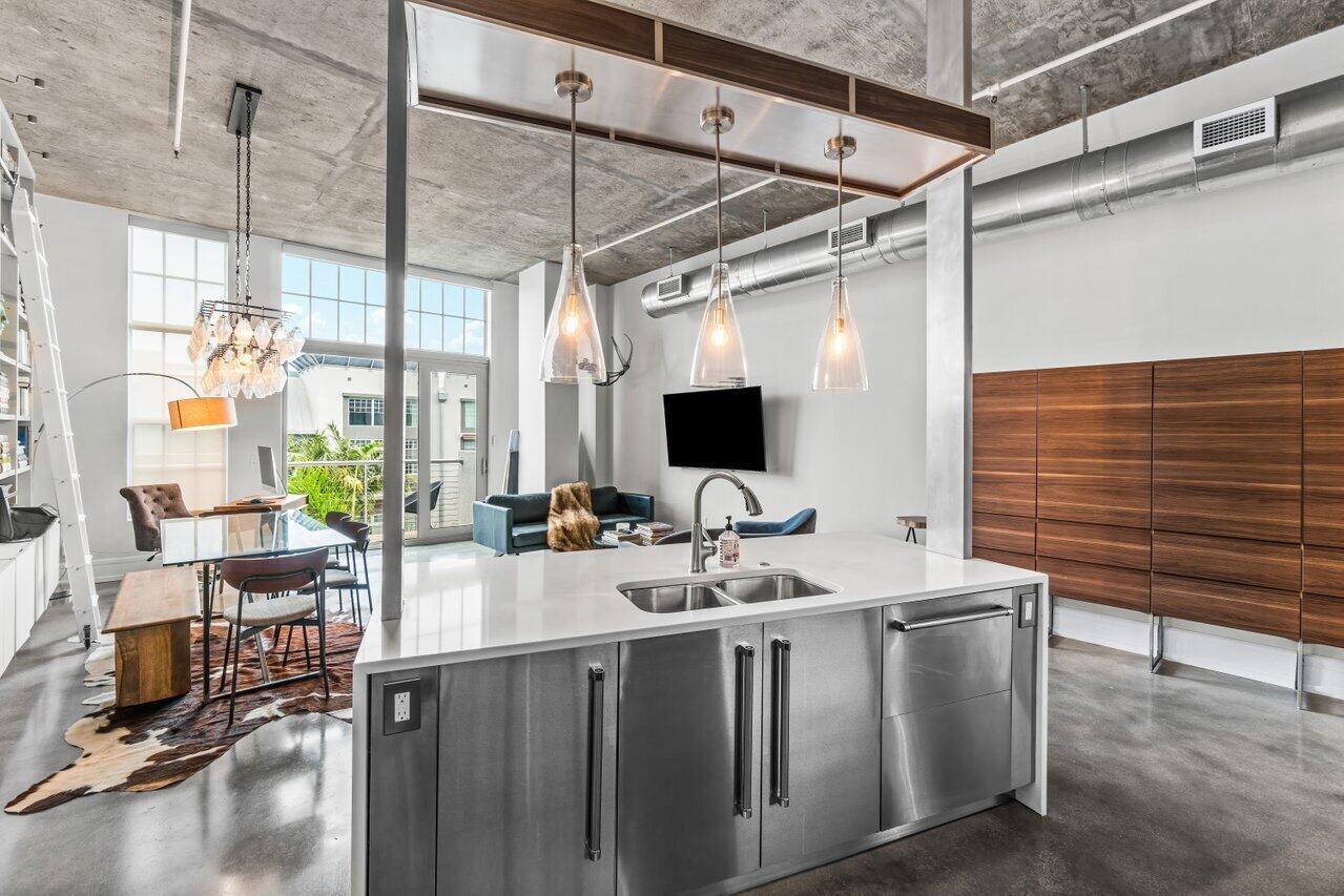 180 NE 4th Avenue Unit: 403