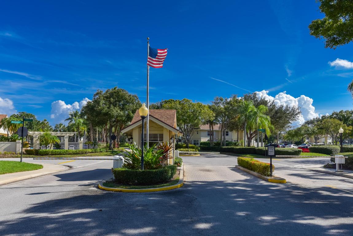 8122 Northboro Court 22d, Lake Clarke Shores Unit: 22d