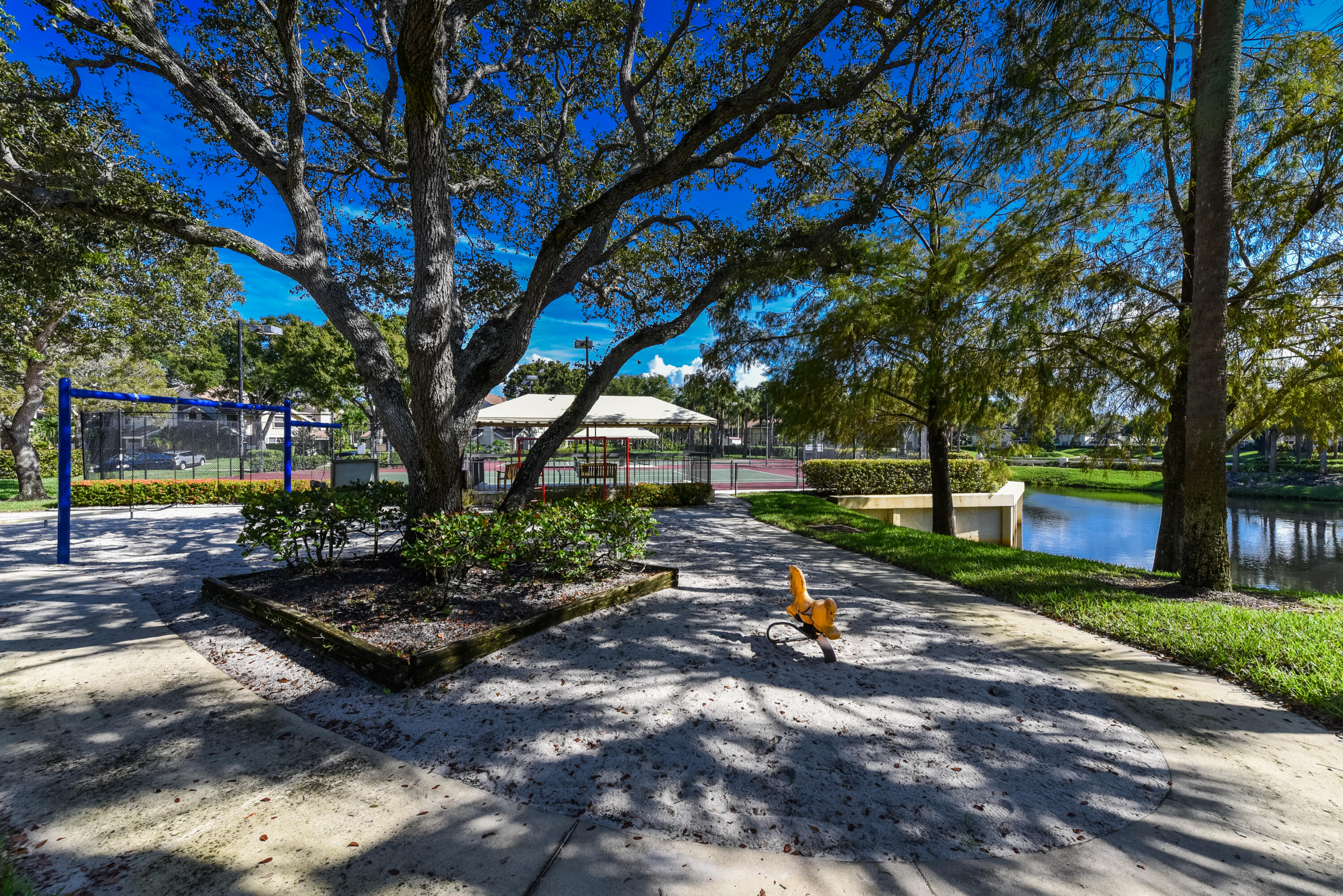 8122 Northboro Court 22d, Lake Clarke Shores Unit: 22d