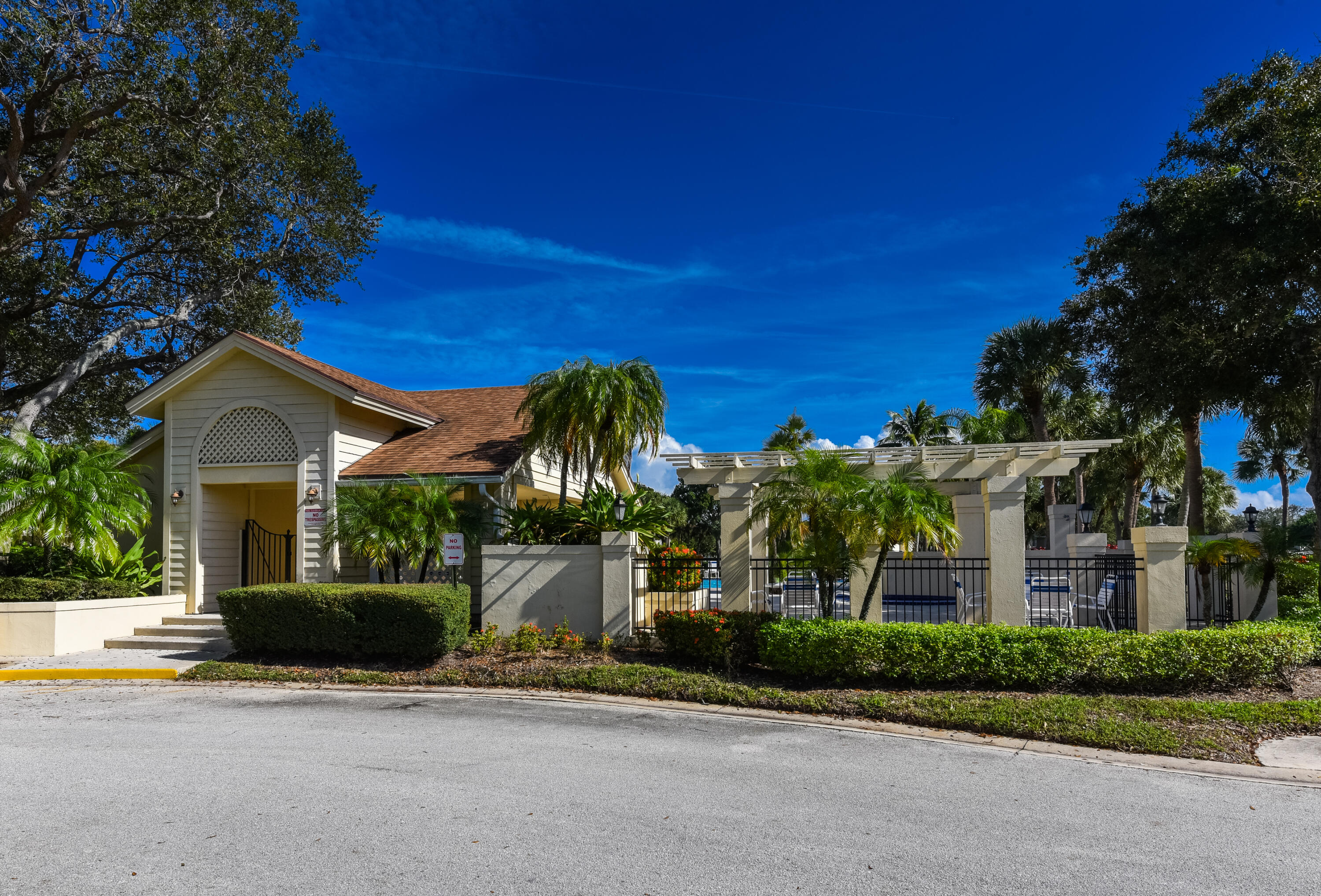 8122 Northboro Court 22d, Lake Clarke Shores Unit: 22d