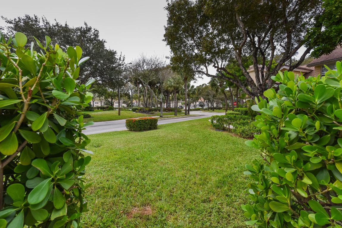 8122 Northboro Court 22d, Lake Clarke Shores Unit: 22d