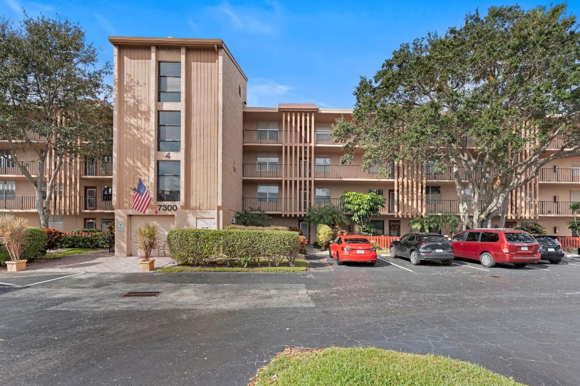 7300 Lake Cir Drive 105, Margate Unit: 105