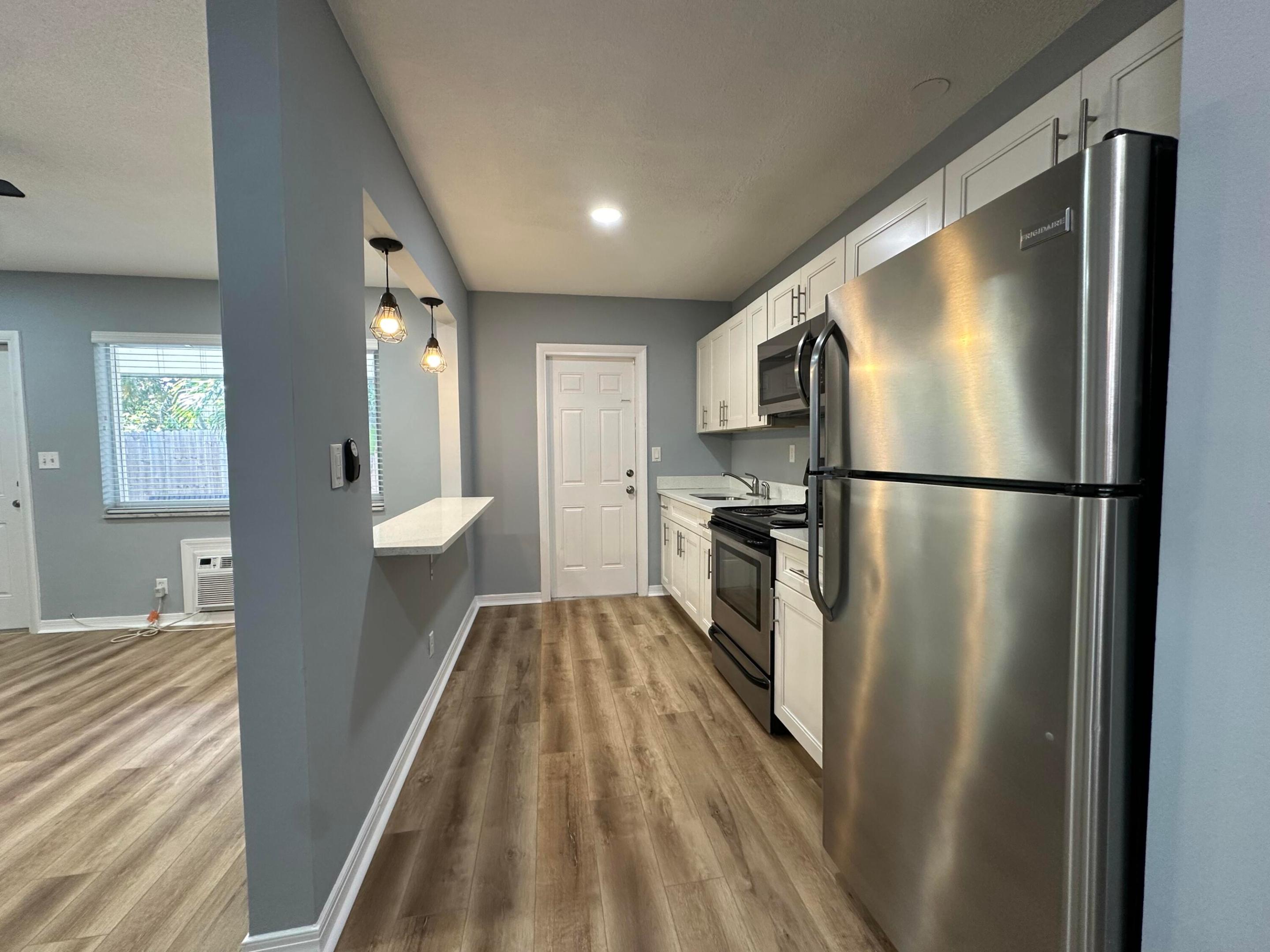 812 NE 17th Street Unit: 2